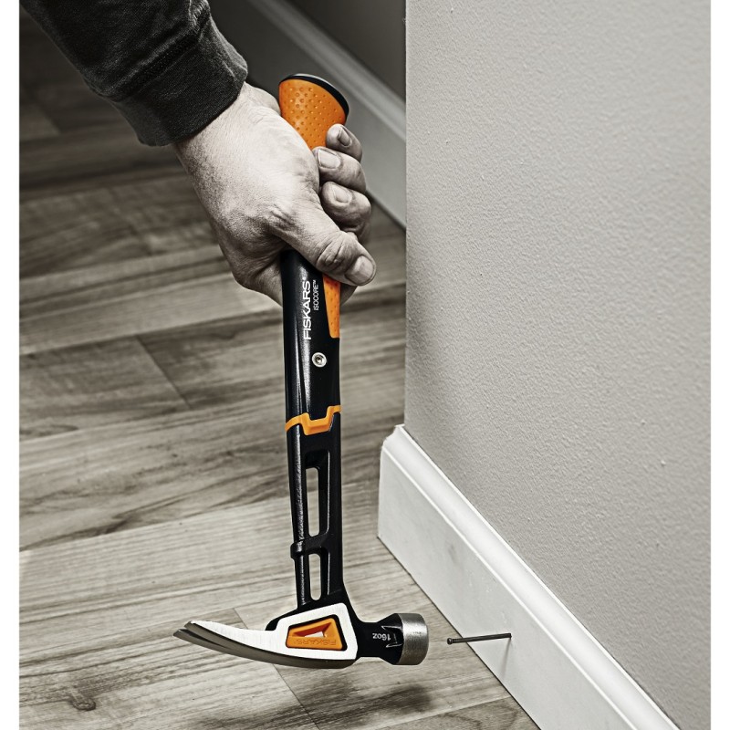 Fiskars Isocore Çekiç - (M) 16 Oz/13.5"