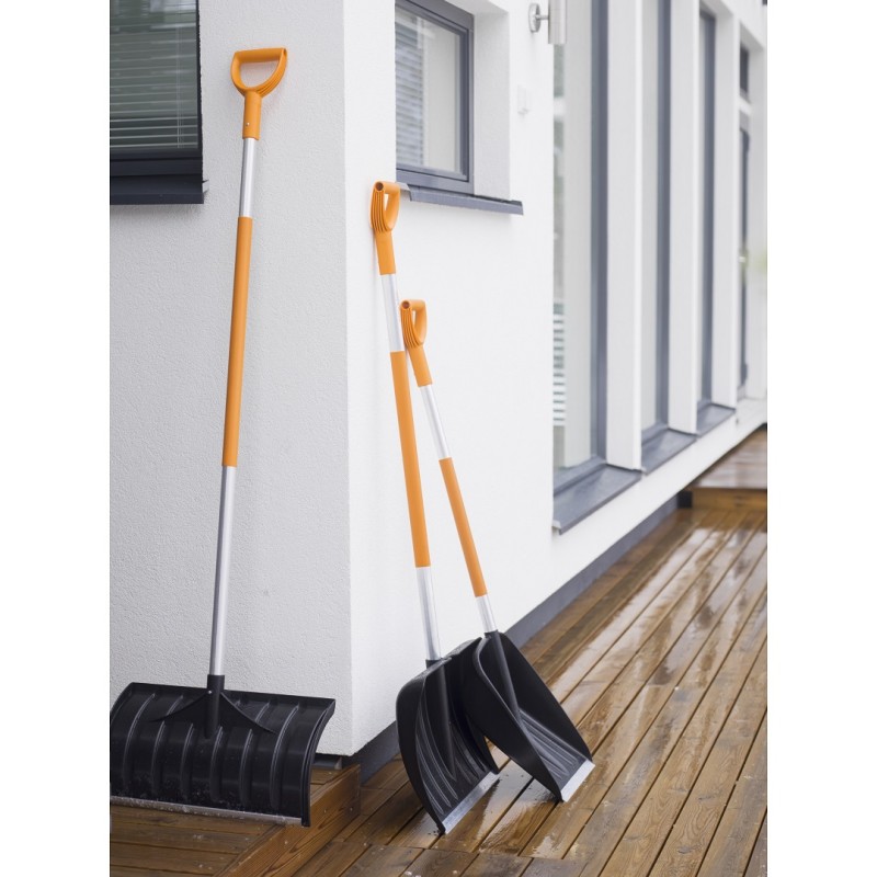 Fiskars Snowxpert™ Kar Küreme Küreği